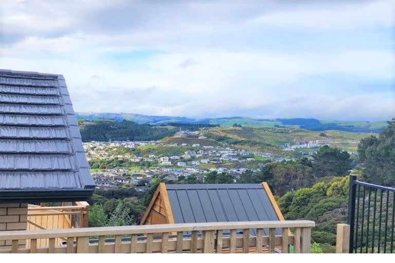 Photo of property in 12 Topsail Way, Whitby, Porirua, 5024