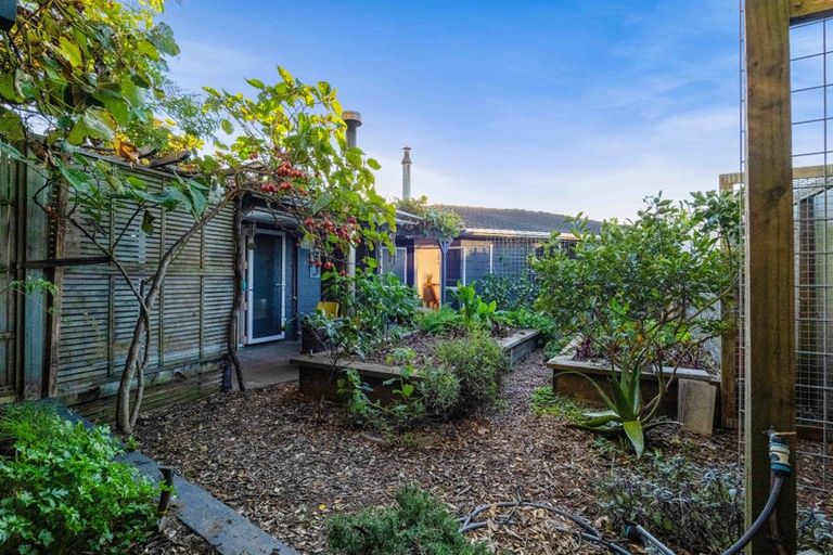 Photo of property in 94 Messenger Terrace, Oakura, 4314