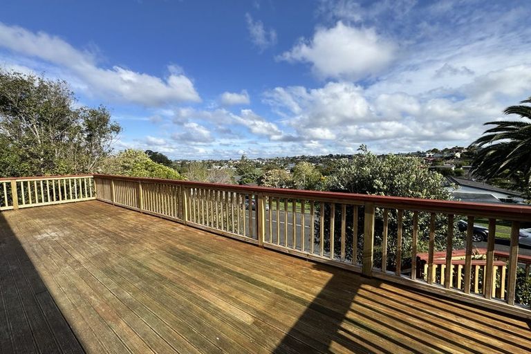 Photo of property in 118 Stapleford Crescent, Browns Bay, Auckland, 0630