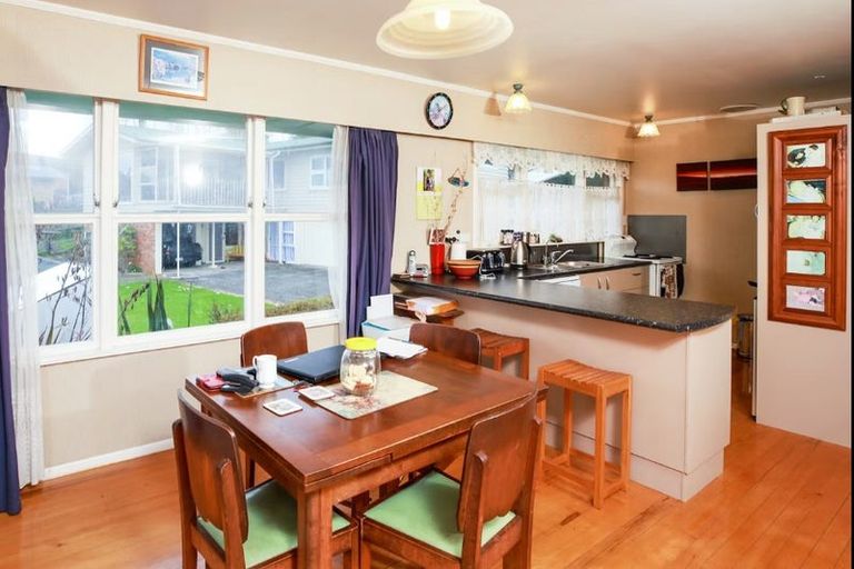 Photo of property in 102 Newcastle Road, Dinsdale, Hamilton, 3204