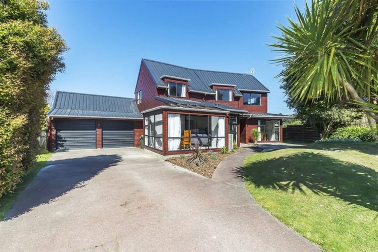 Photo of property in 19 Observatory Close, Whitby, Porirua, 5024