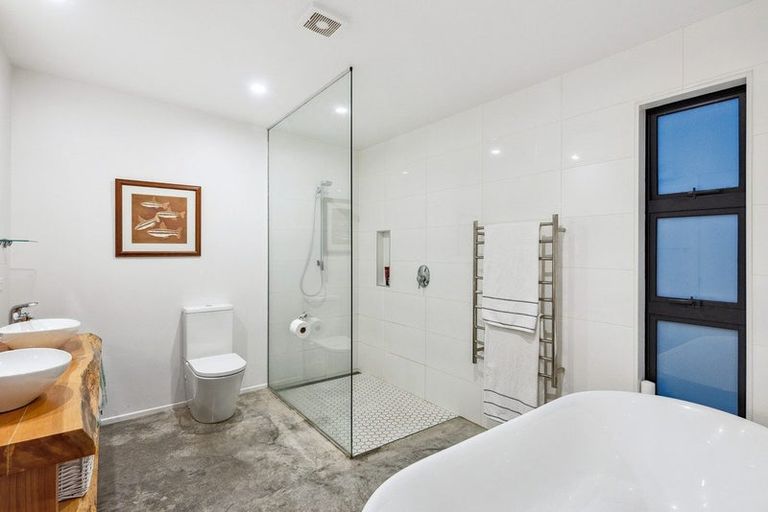 Photo of property in 12a Mahana Road, Paraparaumu Beach, Paraparaumu, 5032