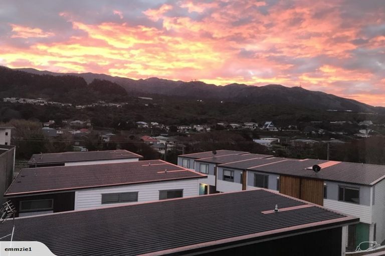 Photo of property in 7u1 Handyside Street, Tawa, Wellington, 5028