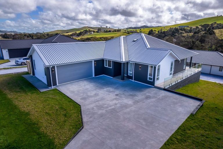 Photo of property in 34 Admiralty Drive, Haruru, 0204