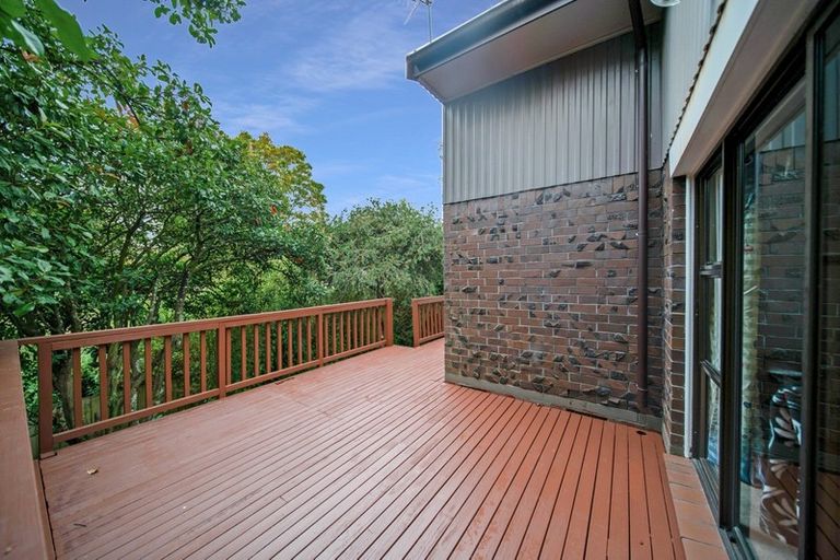 Photo of property in 230c Pakuranga Road, Pakuranga Heights, Auckland, 2010