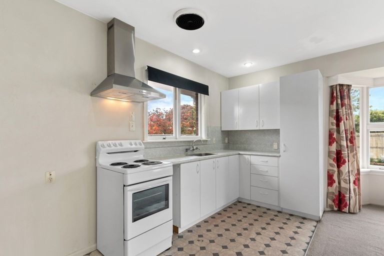 Photo of property in 4 Dunstan Crescent, Hornby, Christchurch, 8042