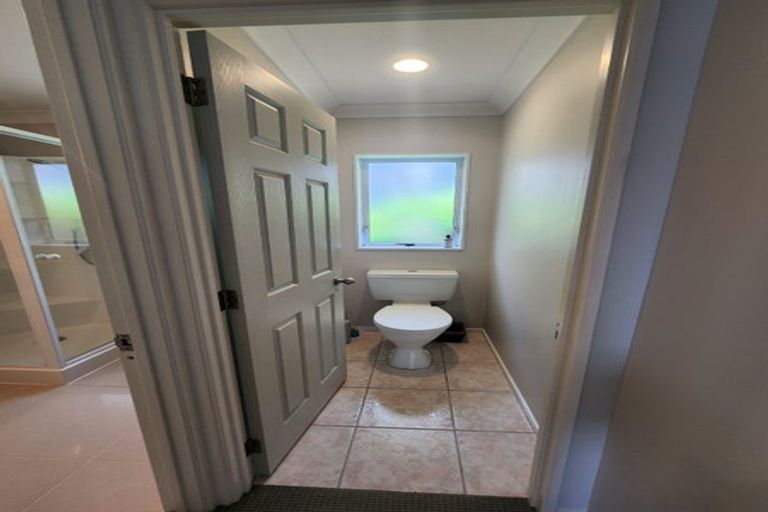 Photo of property in 52 Mccahill Views, Botany Downs, Auckland, 2010