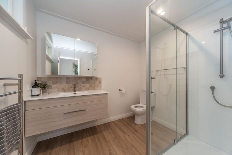 Photo of property in 50 Queens Drive, Lyall Bay, Wellington, 6022