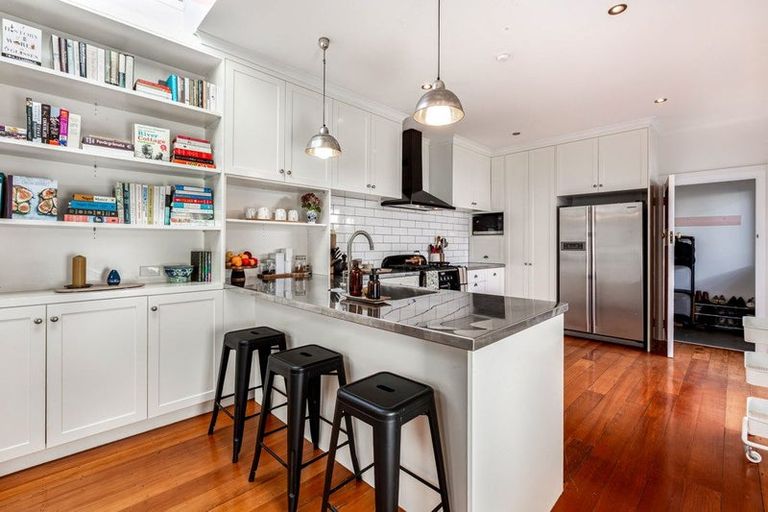 Photo of property in 13 Firth Terrace, Karori, Wellington, 6012