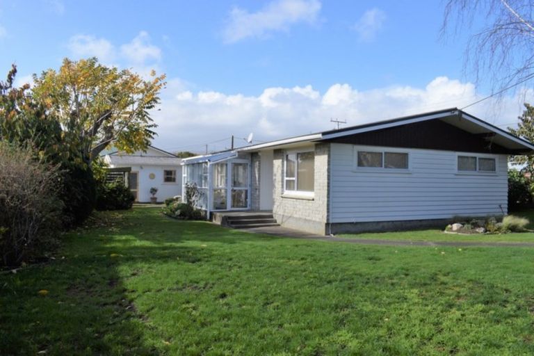 Photo of property in 84 Kirk Street, Otaki, 5512