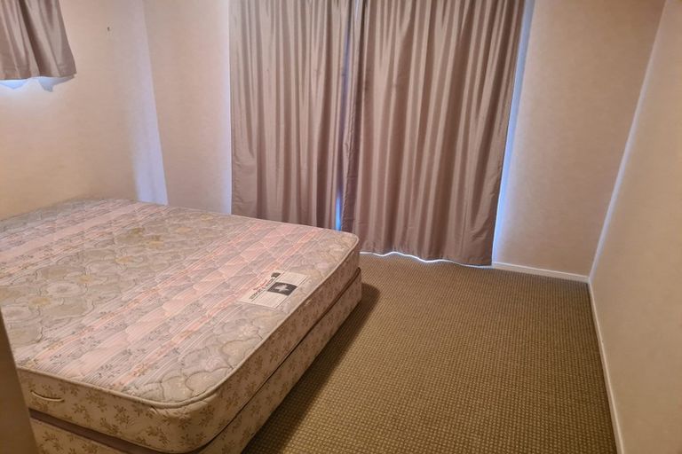 Photo of property in 15 Leander Place, Milson, Palmerston North, 4414