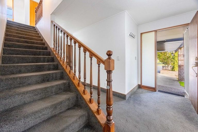 Photo of property in 48 Spriggs Crescent, Greenmeadows, Napier, 4112