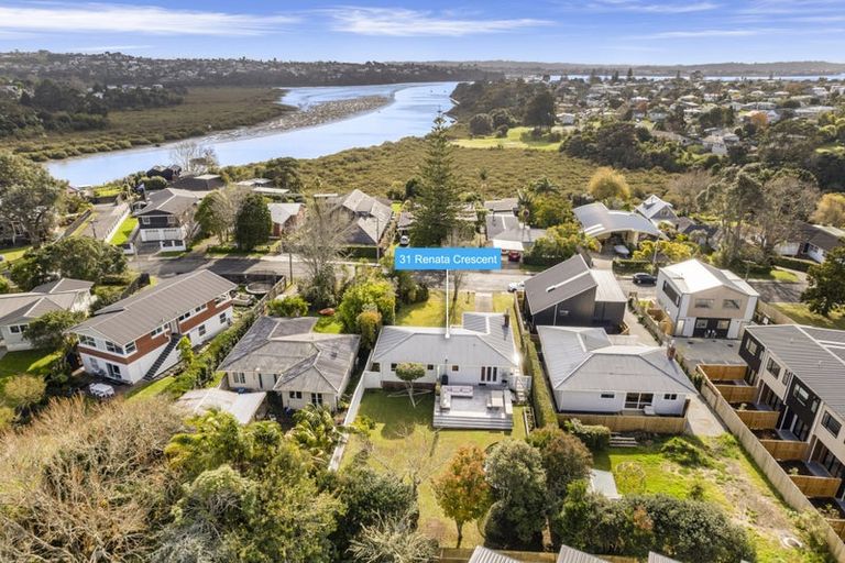 Photo of property in 31 Renata Crescent, Te Atatu Peninsula, Auckland, 0610