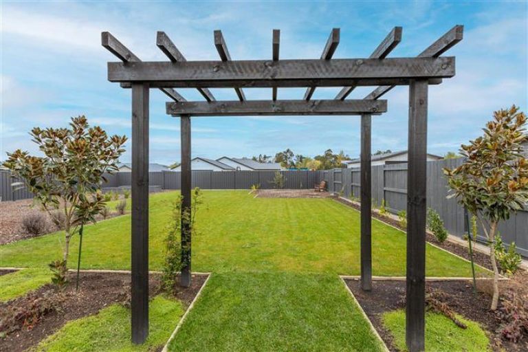 Photo of property in 20 Dee Street, Otane, 4202