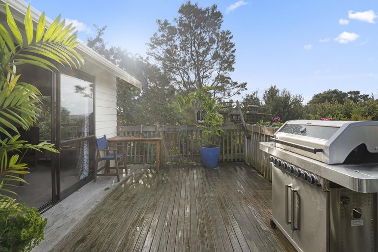 Photo of property in 9 Woodlands Avenue, Snells Beach, 0920