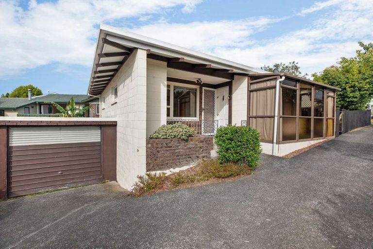 Photo of property in 5 Eyre Street, Henderson, Auckland, 0612