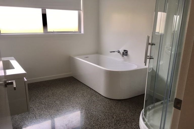 Photo of property in 7 Farnworth Terrace, Churton Park, Wellington, 6037