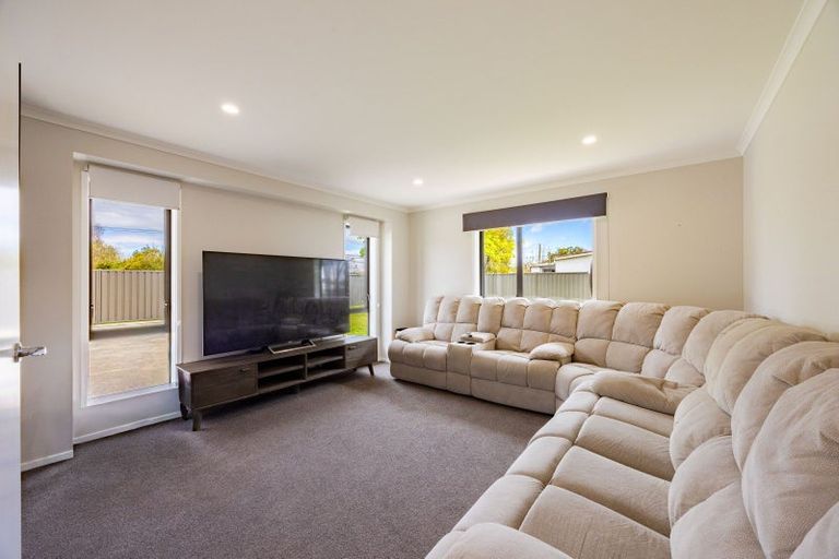 Photo of property in 2 Bibby Street, Waipawa, 4210