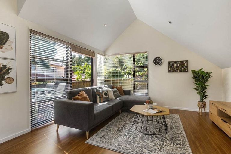 Photo of property in 2/30 Uppingham Crescent, Hillcrest, Auckland, 0627