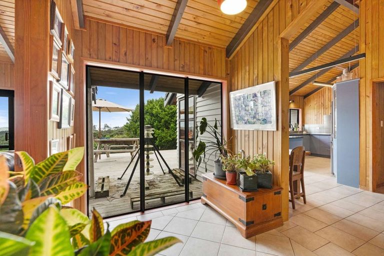 Photo of property in 158 Mcleod Road, South Head, Helensville, 0874