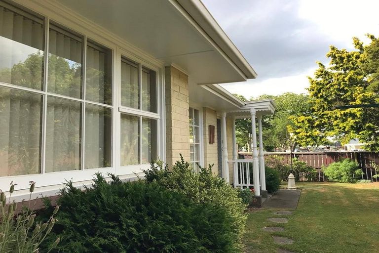 Photo of property in 19 Brookby Crescent, Avonhead, Christchurch, 8042