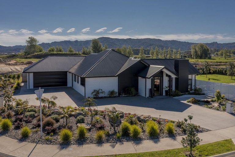 Photo of property in 131 Kupe Drive, Whitianga, 3510