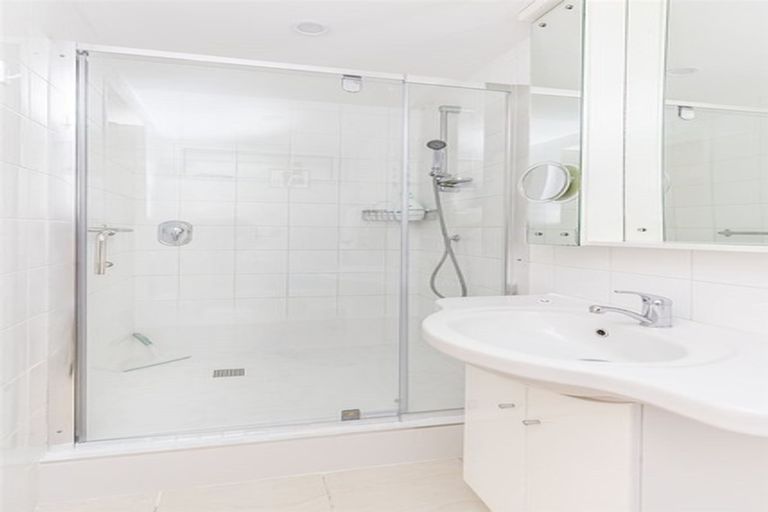 Photo of property in Highwic, 32u1 Hobson Street, Thorndon, Wellington, 6011