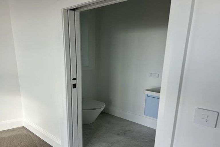 Photo of property in 10a Oriental Terrace, Mount Victoria, Wellington, 6011