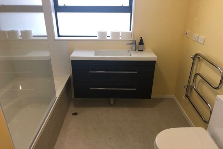 Photo of property in Victoria Villas, 50/35u Pirie Street, Mount Victoria, Wellington, 6011