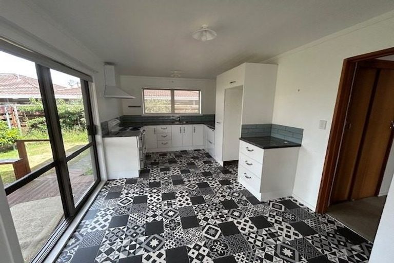 Photo of property in 5 Waverley Street, Waipawa, 4210