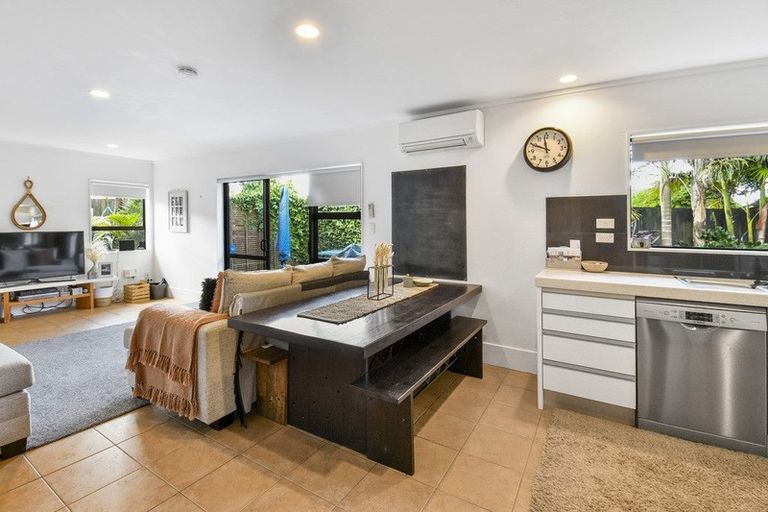 Photo of property in 34a Landscape Road, Pukekohe, 2120