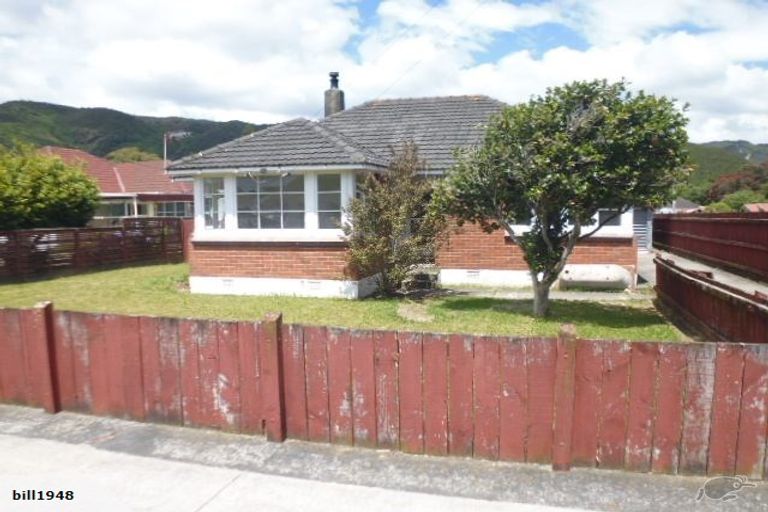 Photo of property in 1086 High Street, Taita, Lower Hutt, 5011