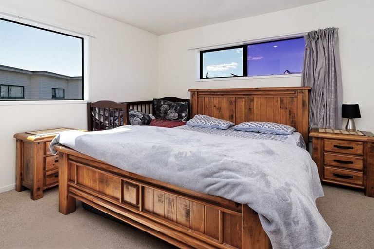 Photo of property in 20/1 Briar Way, New Lynn, Auckland, 0600