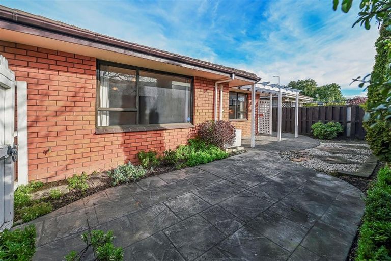 Photo of property in 22 Lake Terrace Road, Burwood, Christchurch, 8061