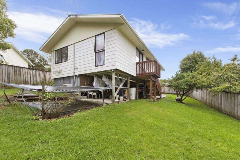 Photo of property in 15 Lilburn Crescent, Massey, Auckland, 0614