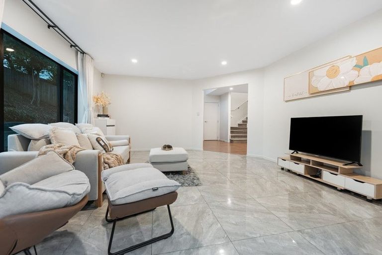 Photo of property in 2 Greville Road, Pinehill, Auckland, 0630