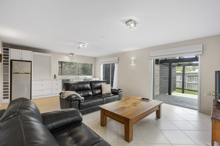 Photo of property in 158 Bleakhouse Road, Mellons Bay, Auckland, 2014