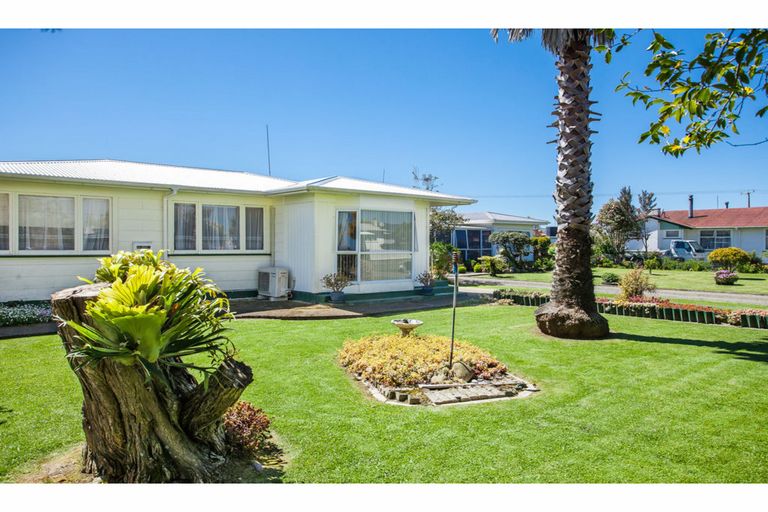 Photo of property in 15 Rimu Street, Edgecumbe, 3120