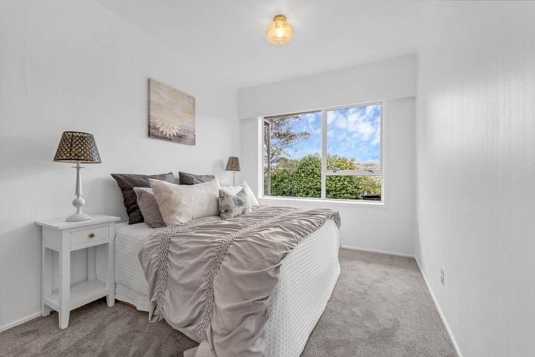 Photo of property in 1/60 Stanniland Street, Sunnyhills, Auckland, 2010