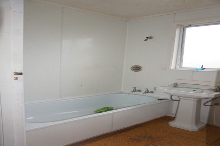 Photo of property in 14 Otereo Street, Hokio Beach, Levin, 5571