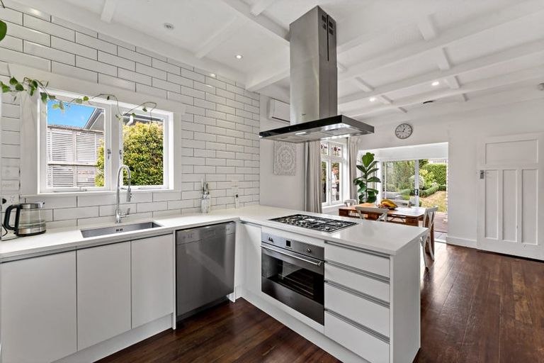 Photo of property in 33 Helvetia Road, Pukekohe, 2120