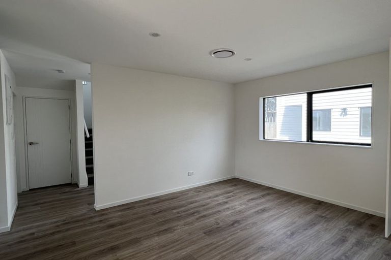 Photo of property in 30a Durham Street, Te Atatu Peninsula, Auckland, 0610