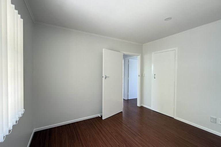 Photo of property in 1/40 Ocean View Road, Northcote, Auckland, 0627