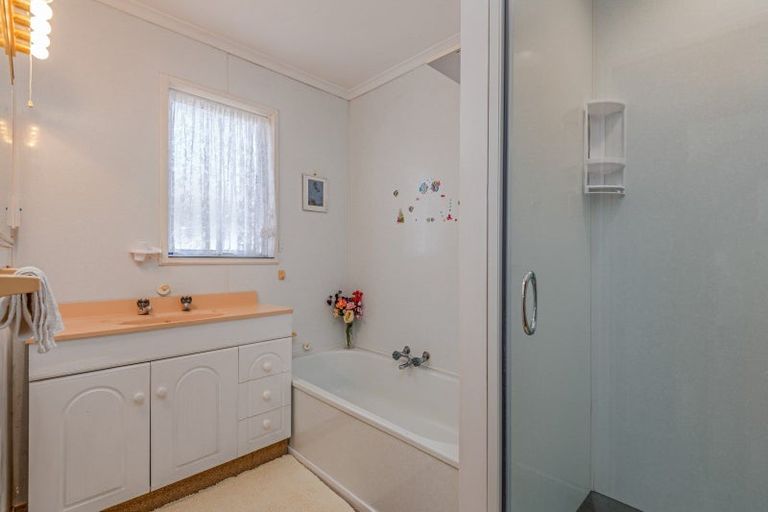 Photo of property in 19 Lockhart Avenue, Milson, Palmerston North, 4414