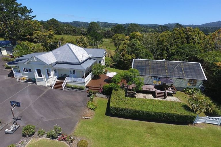 Photo of property in 306 Glengarry Road, Glen Eden, Auckland, 0602