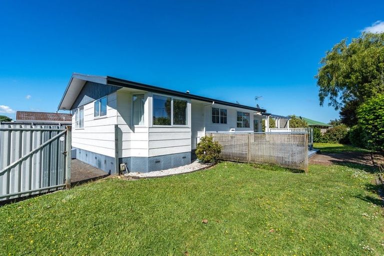 Photo of property in 17 Sandalwood Drive, Dinsdale, Hamilton, 3204
