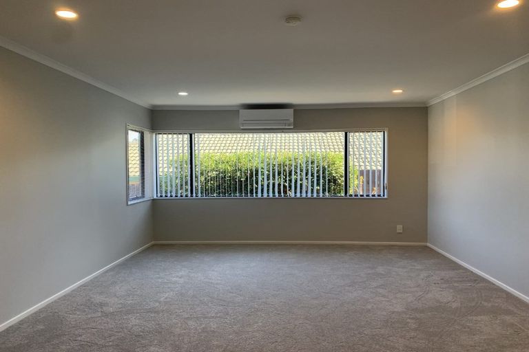 Photo of property in 6 Fleetwood Drive, Henderson, Auckland, 0612