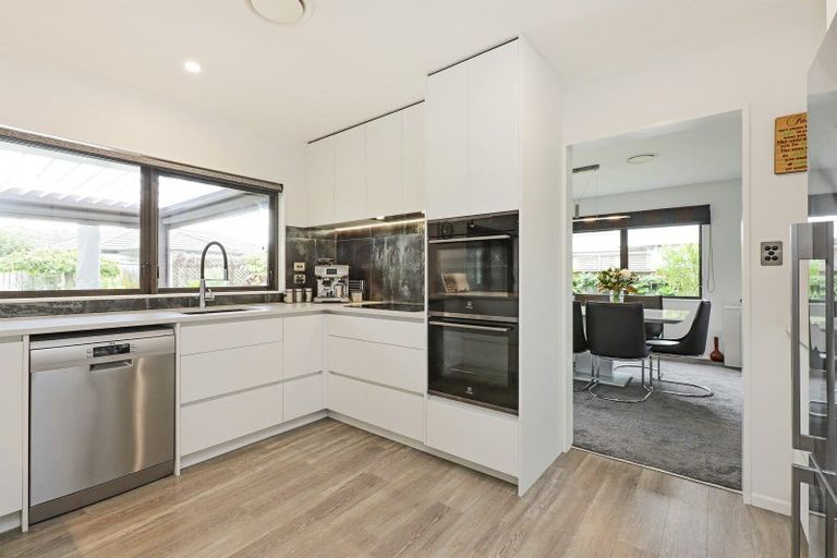 Photo of property in 3 Kensington Drive, Taradale, Napier, 4112