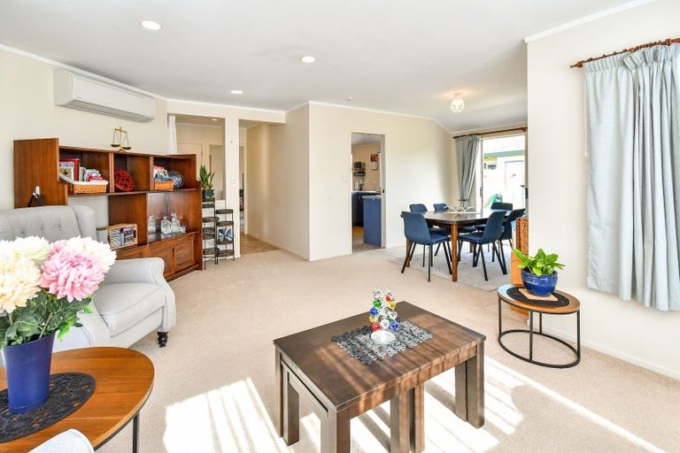Photo of property in 22 Sheriff Place, Randwick Park, Auckland, 2105