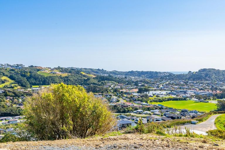 Photo of property in 3 Navigation Drive, Whitby, Porirua, 5024